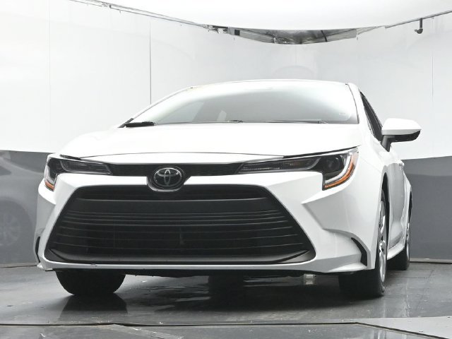 Used 2024 Toyota Corolla LE FWD image 32