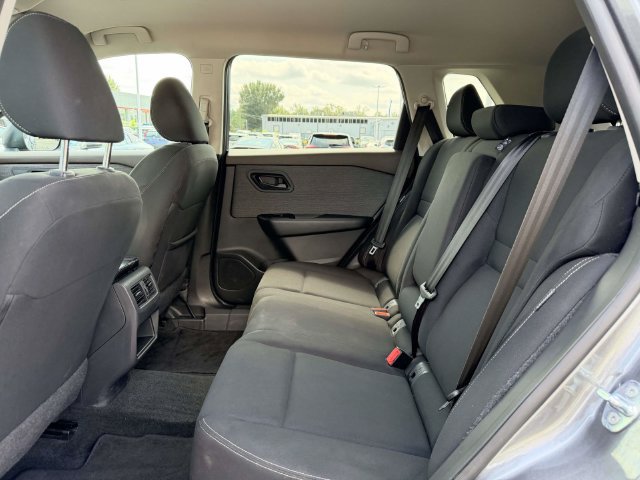 Used 2023 Nissan Rogue S AWD/4WD image 13