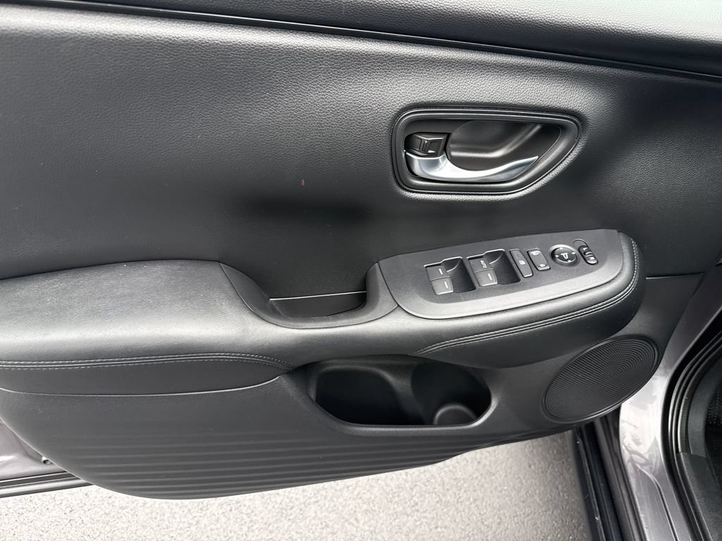 Certified 2024 Honda HR-V LX image 9