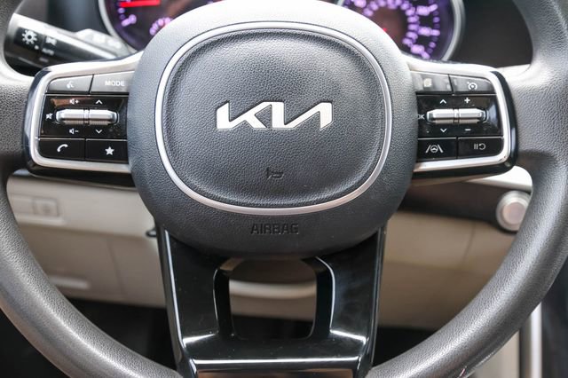 Used 2023 Kia Carnival LX FWD image 23