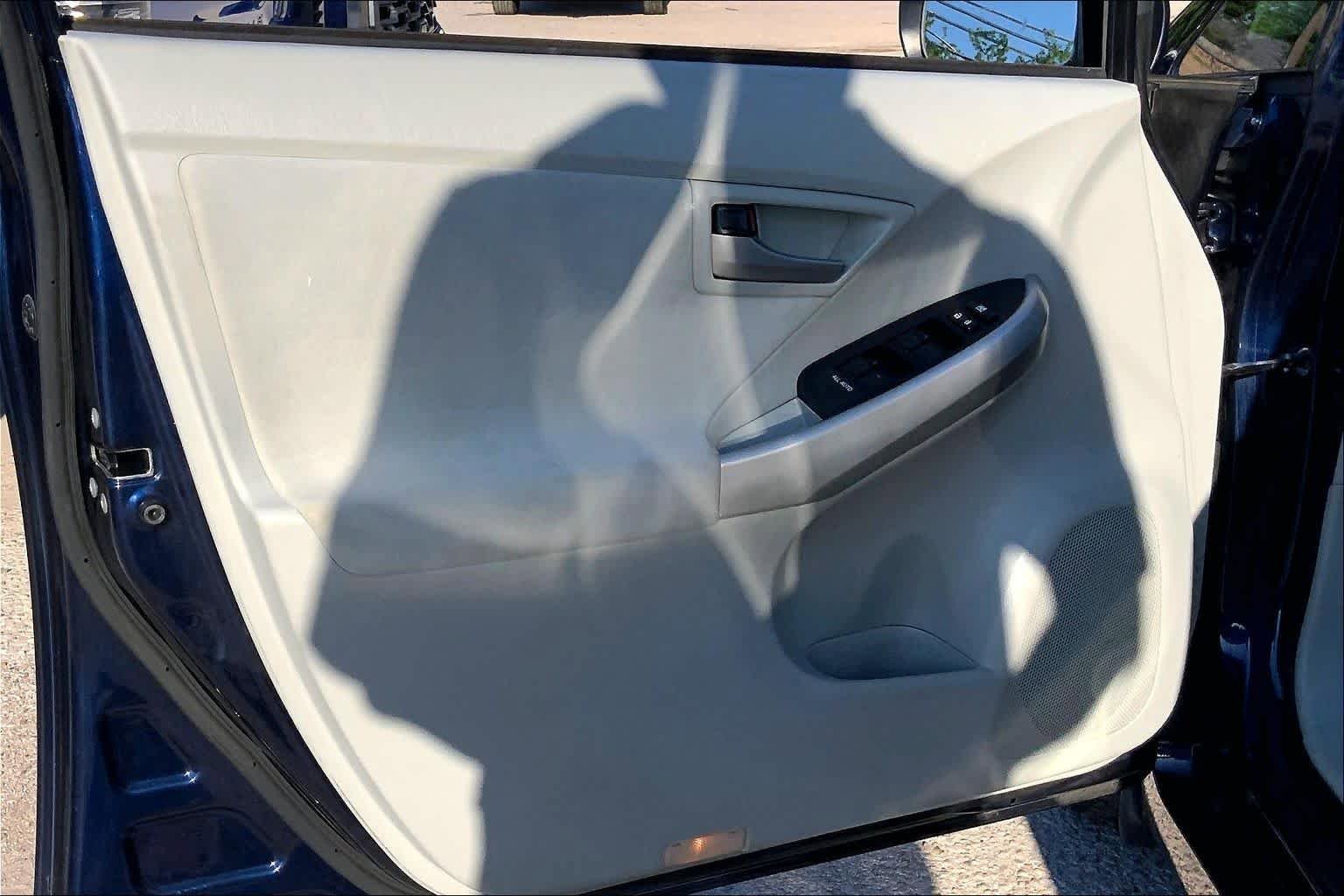 Used 2014 Toyota Prius Three FWD image 21