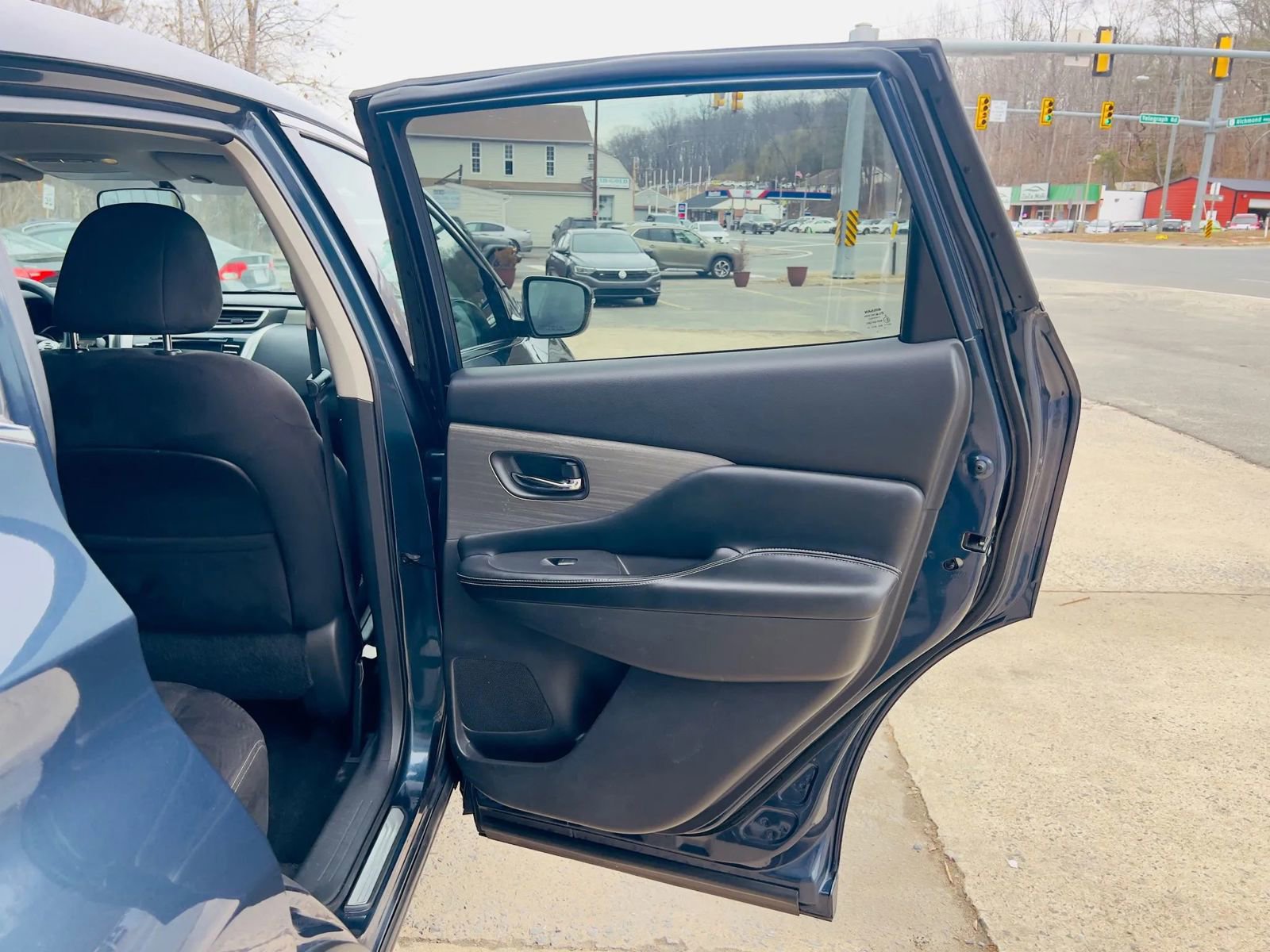 Used 2016 Nissan Murano S w/ Navigation Package image 17