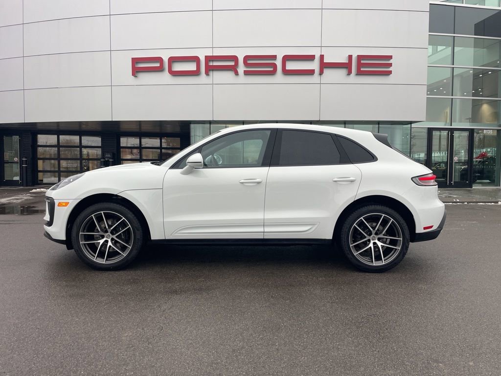 Certified 2025 Porsche Macan image 2