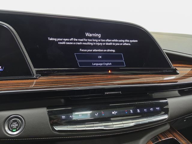 Certified 2022 Cadillac Escalade Premium Luxury AWD/4WD image 19