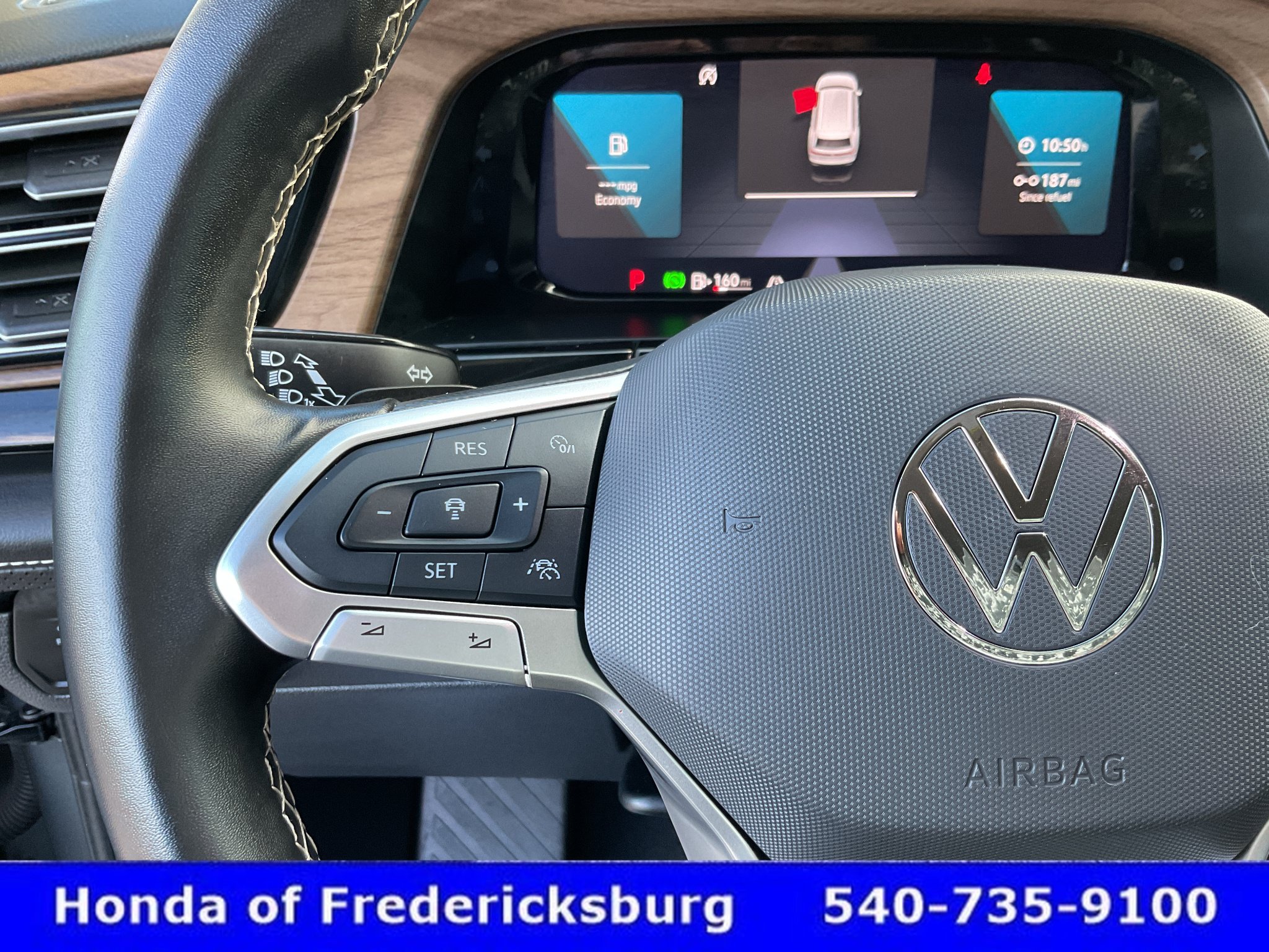 Used 2025 Volkswagen Atlas SE AWD/4WD image 32
