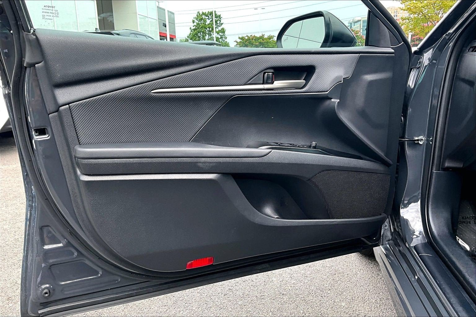 Used 2025 Toyota Camry SE FWD image 21