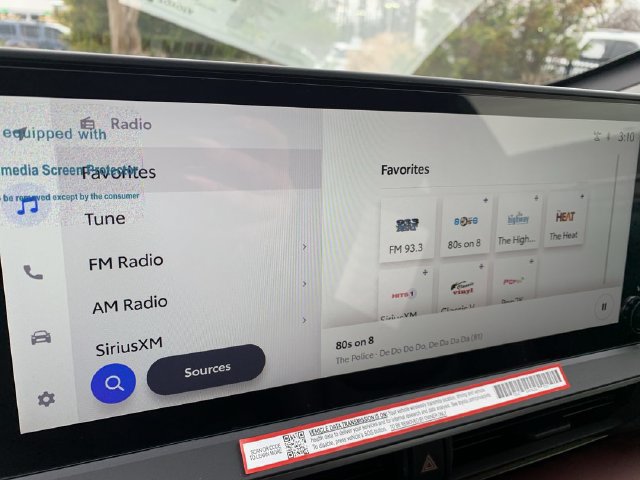 New 2026 Toyota Prius Plug-In Hybrid FWD image 24