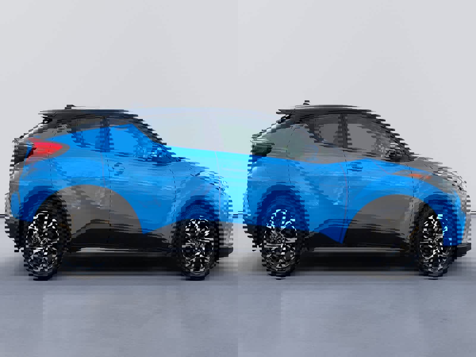 Used 2019 Toyota C-HR XLE image 2