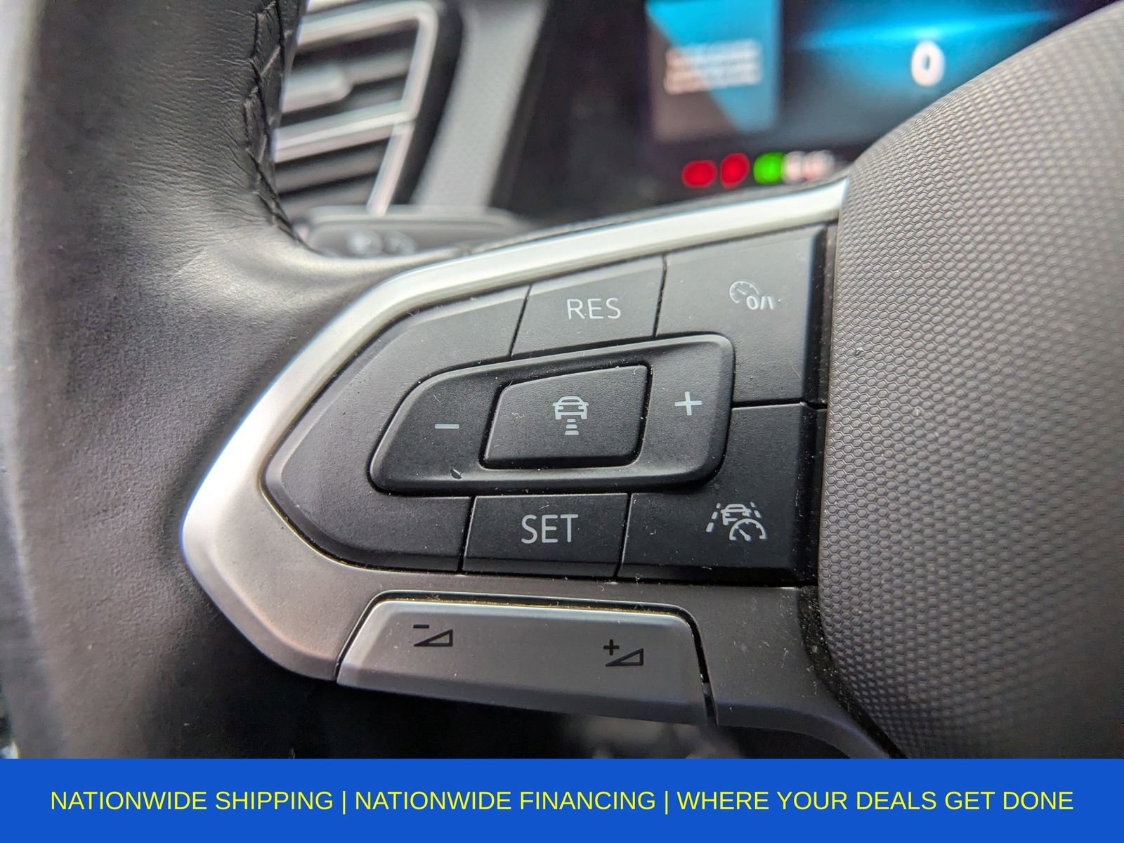 Used 2025 Volkswagen Atlas Cross Sport SEL Premium R-Line image 33