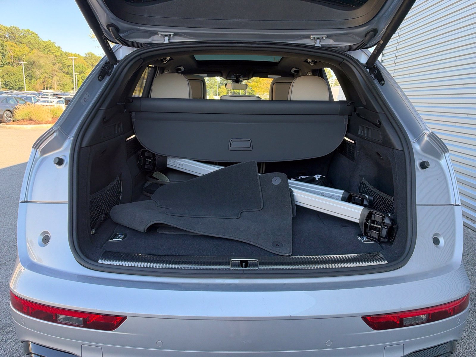 Used 2024 Audi Q5 e Premium Plus w/ Premium Plus Package AWD/4WD image 32