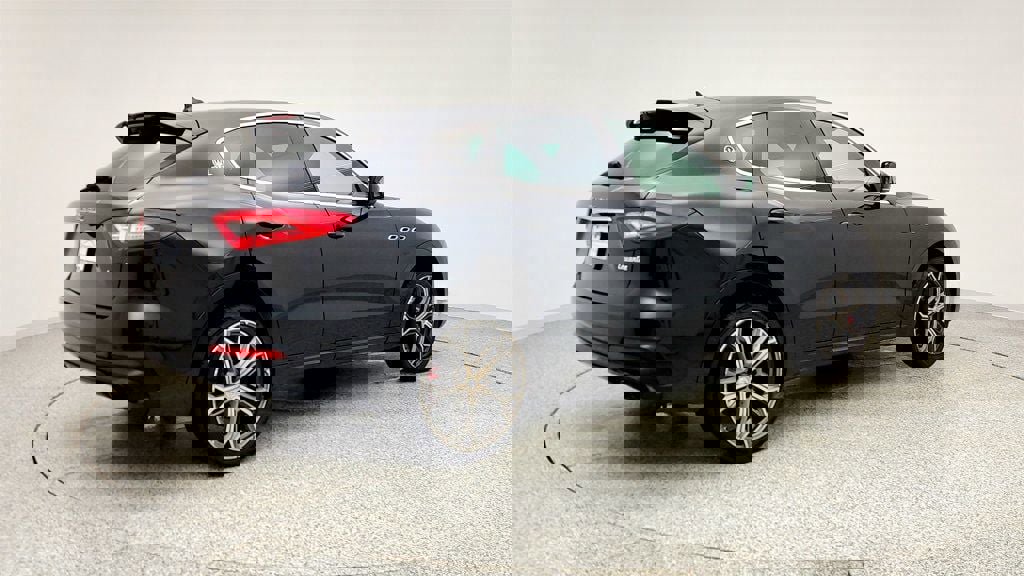 Used 2019 Maserati Levante GTS image 5