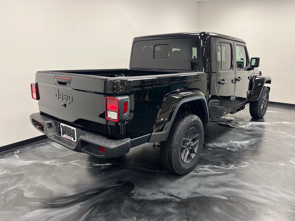 New 2026 Jeep Gladiator Sport AWD/4WD image 18