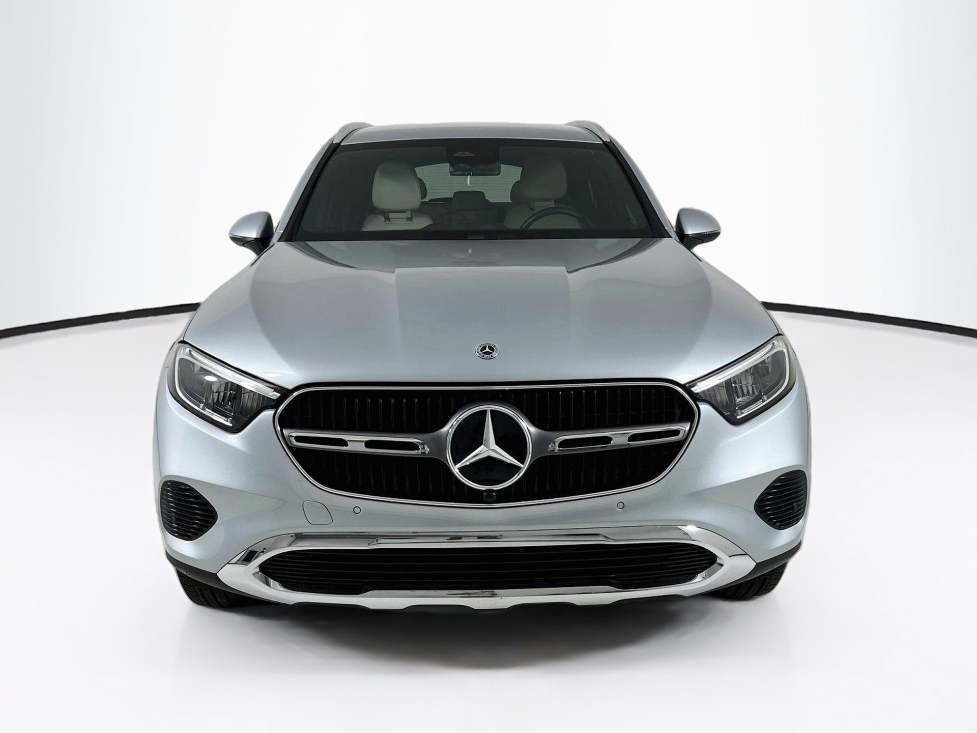 Used 2026 Mercedes-Benz GLC 300 image 2