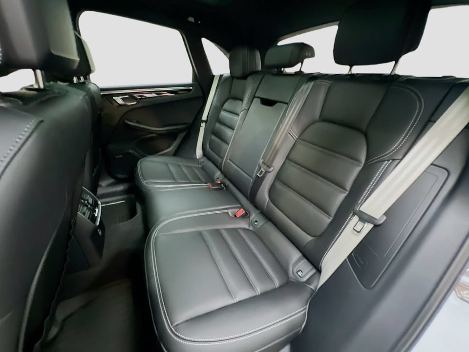 New 2026 Porsche Macan AWD/4WD image 24