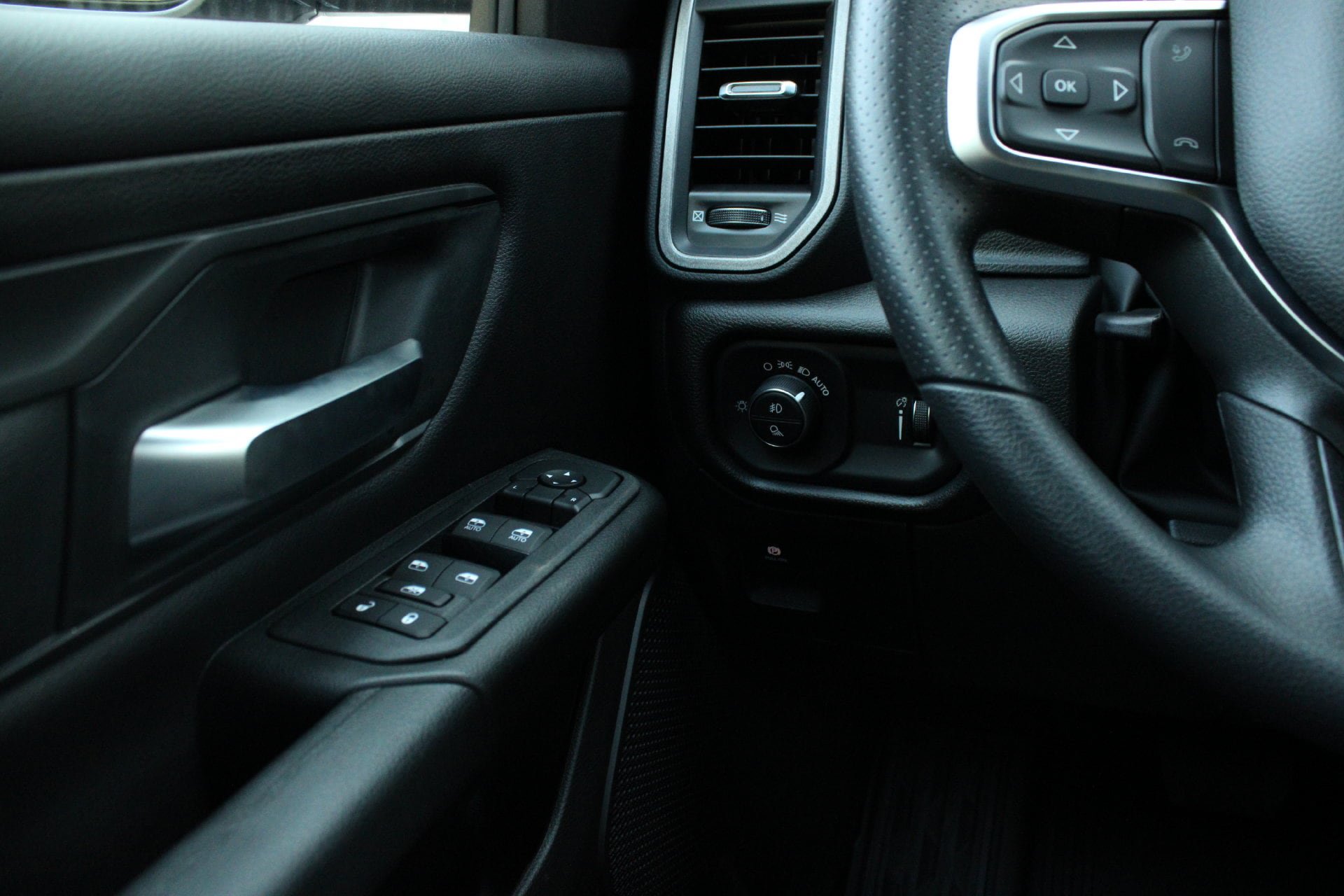 New 2026 RAM 1500 Warlock AWD/4WD image 26