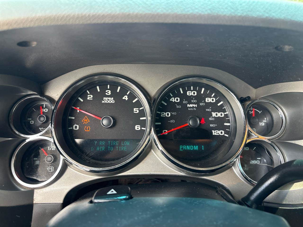 Used 2011 Chevrolet Silverado 2500 W/T AWD/4WD image 10