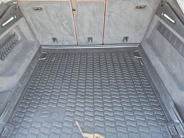 Used 2020 Audi Q8 Prestige w/ Prestige Package image 6