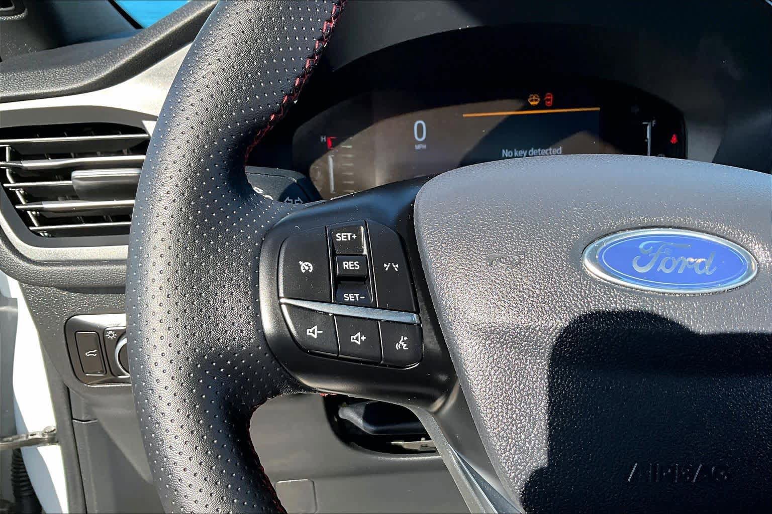 Used 2025 Ford Escape ST-Line FWD image 22