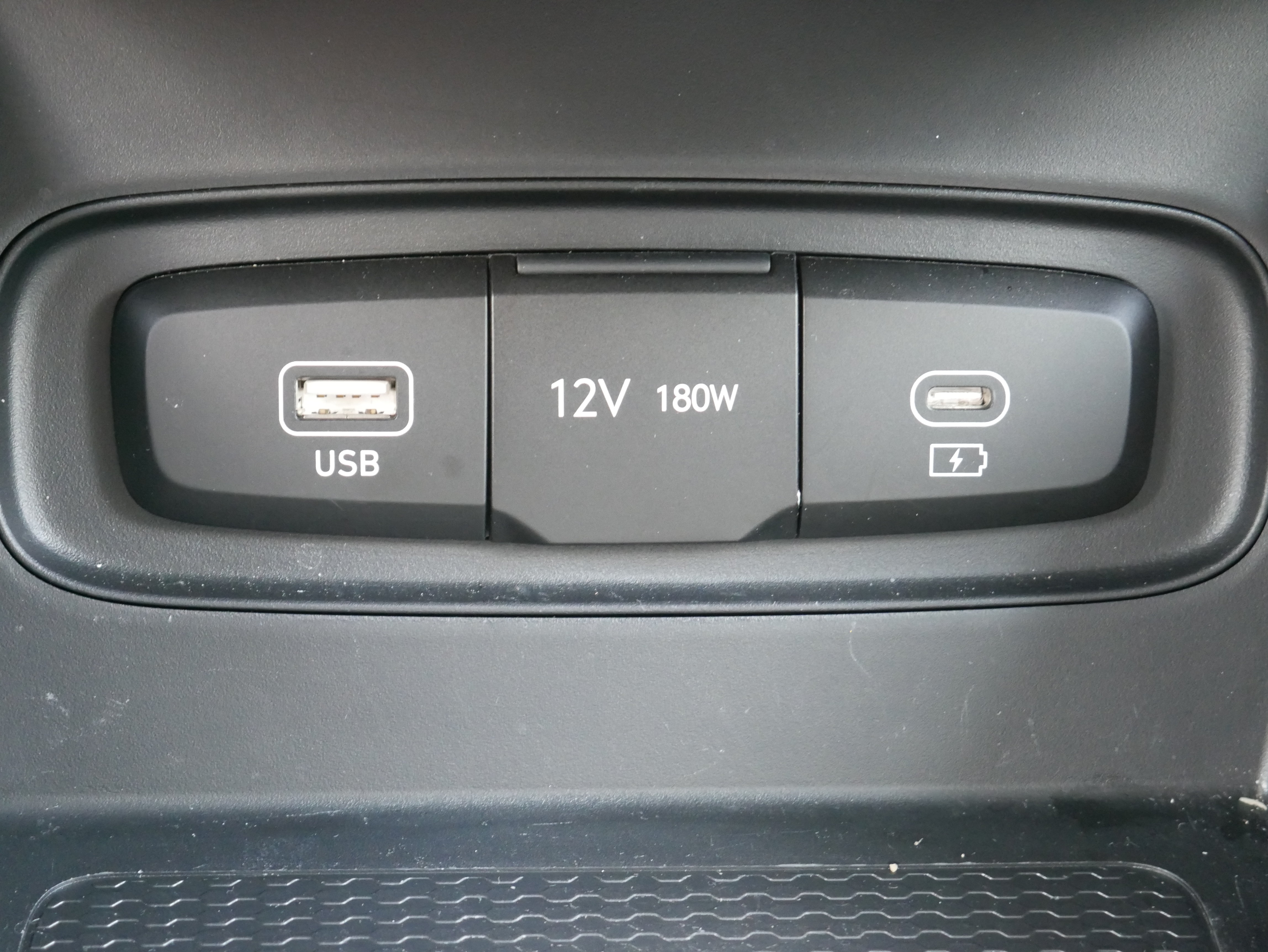 Used 2025 Hyundai Venue SEL FWD image 22