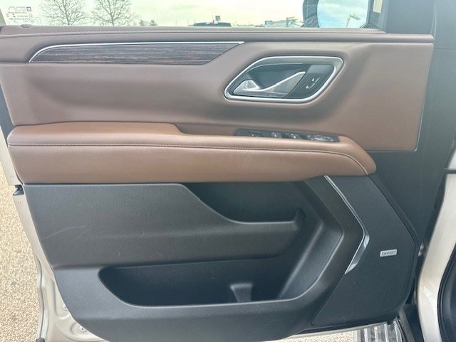 Used 2021 Chevrolet Suburban High Country AWD/4WD image 13