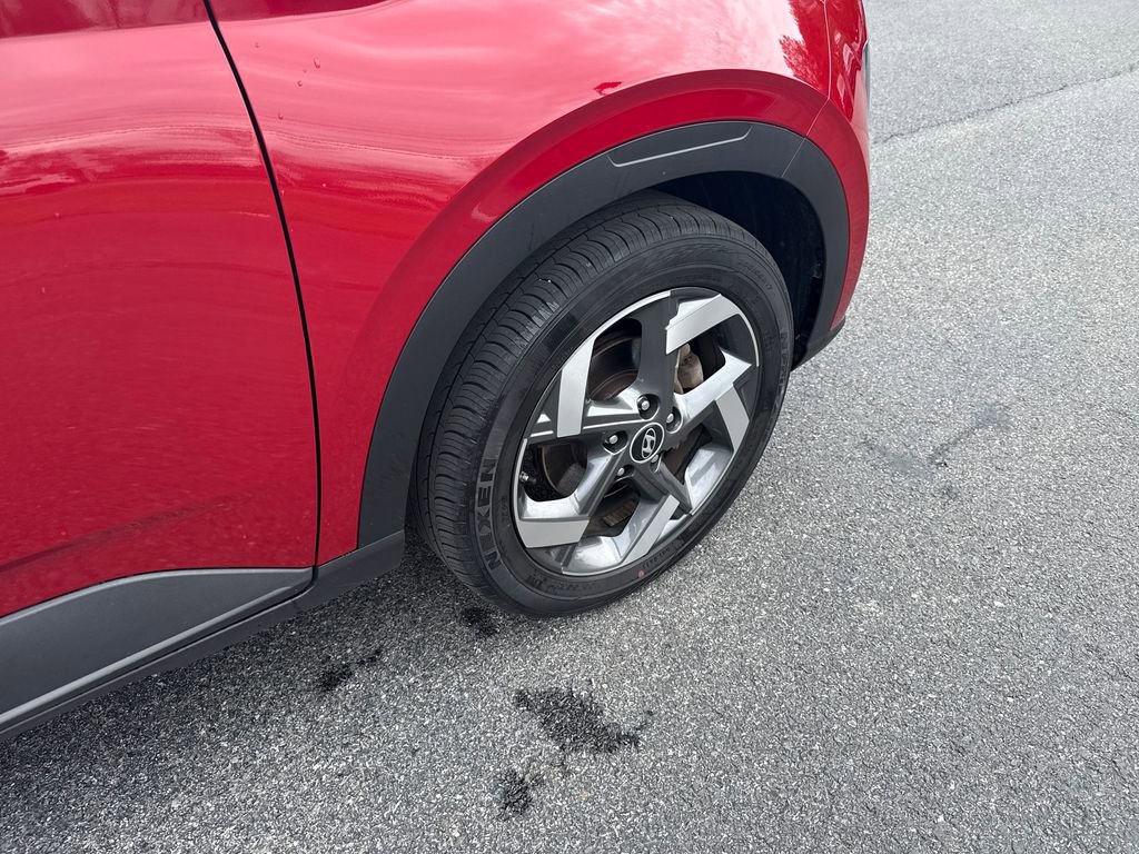 Used 2023 Hyundai Venue SEL FWD image 14