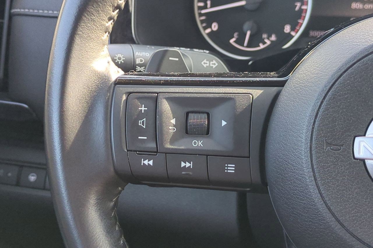 Certified 2023 Nissan Pathfinder SV FWD image 19