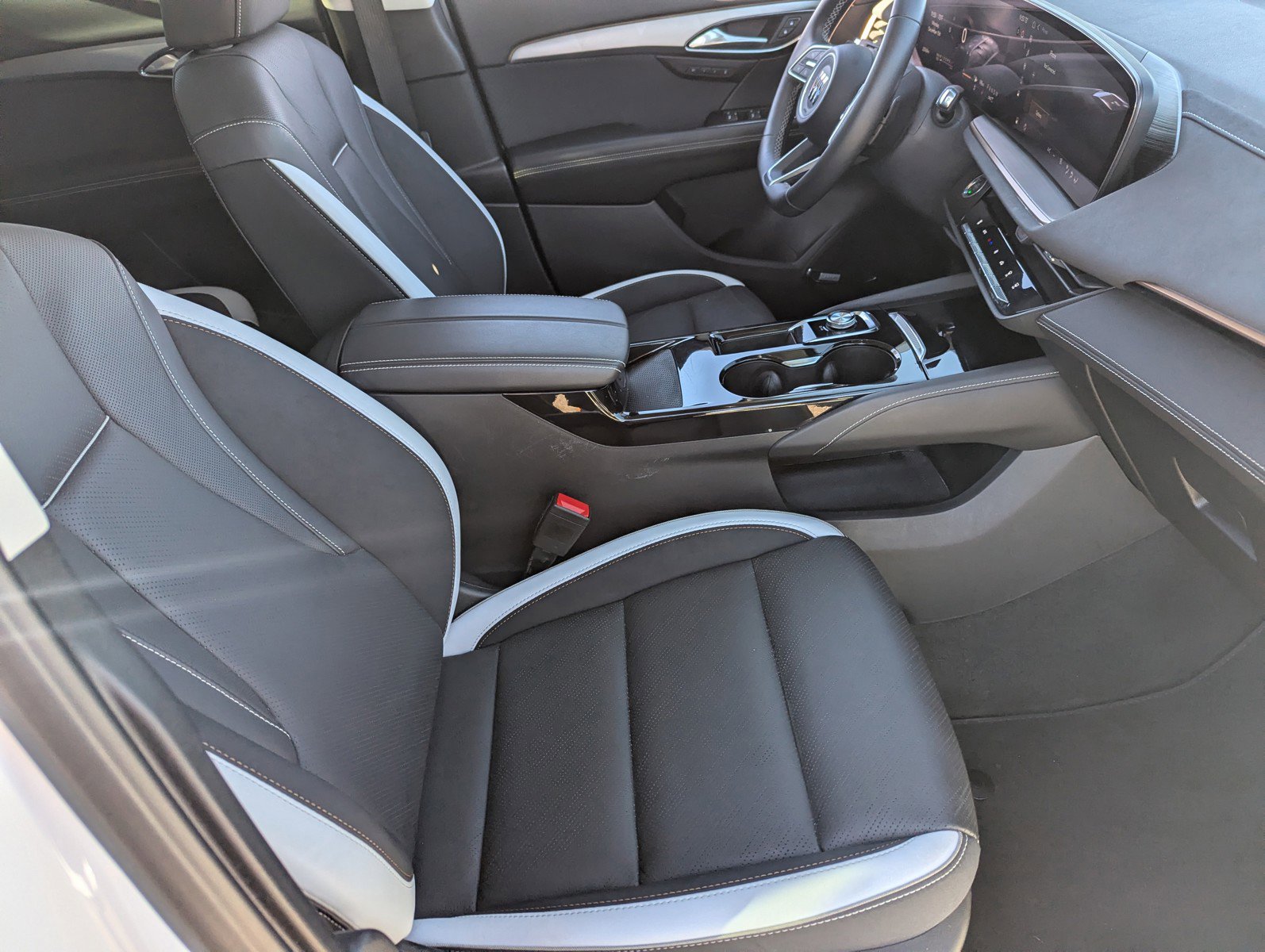 Certified 2025 Buick Envision Sport Touring image 13