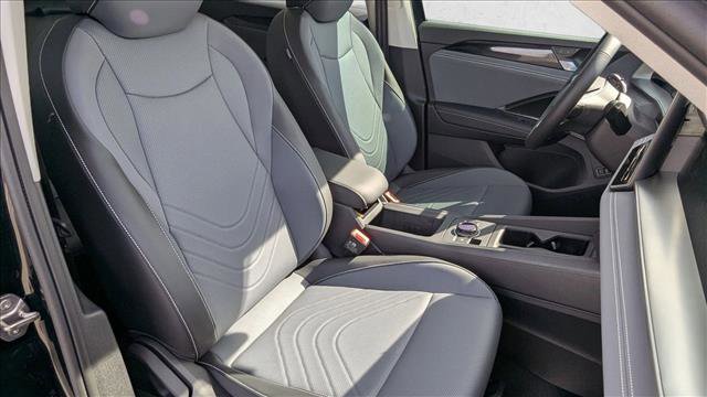 New 2026 Volkswagen Tiguan SE image 28