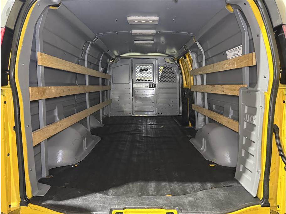 Used 2018 GMC Savana 2500 Extended w/ Driver Convenience Package image 18