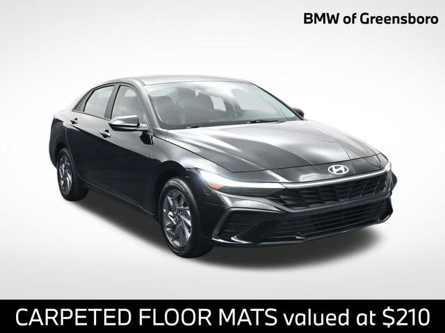 Used 2024 Hyundai Elantra SEL image 1