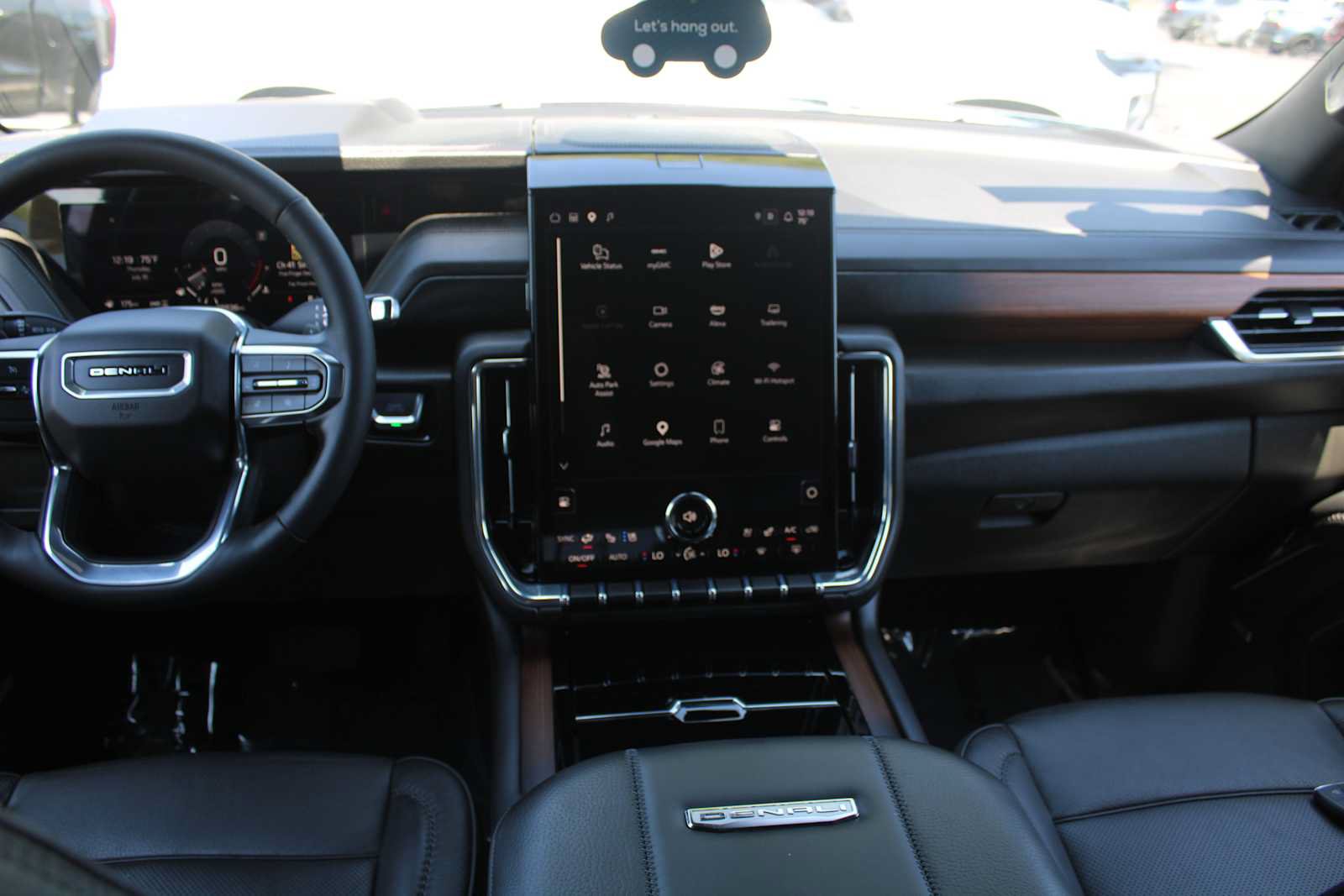 Certified 2025 GMC Yukon XL Denali AWD/4WD image 13