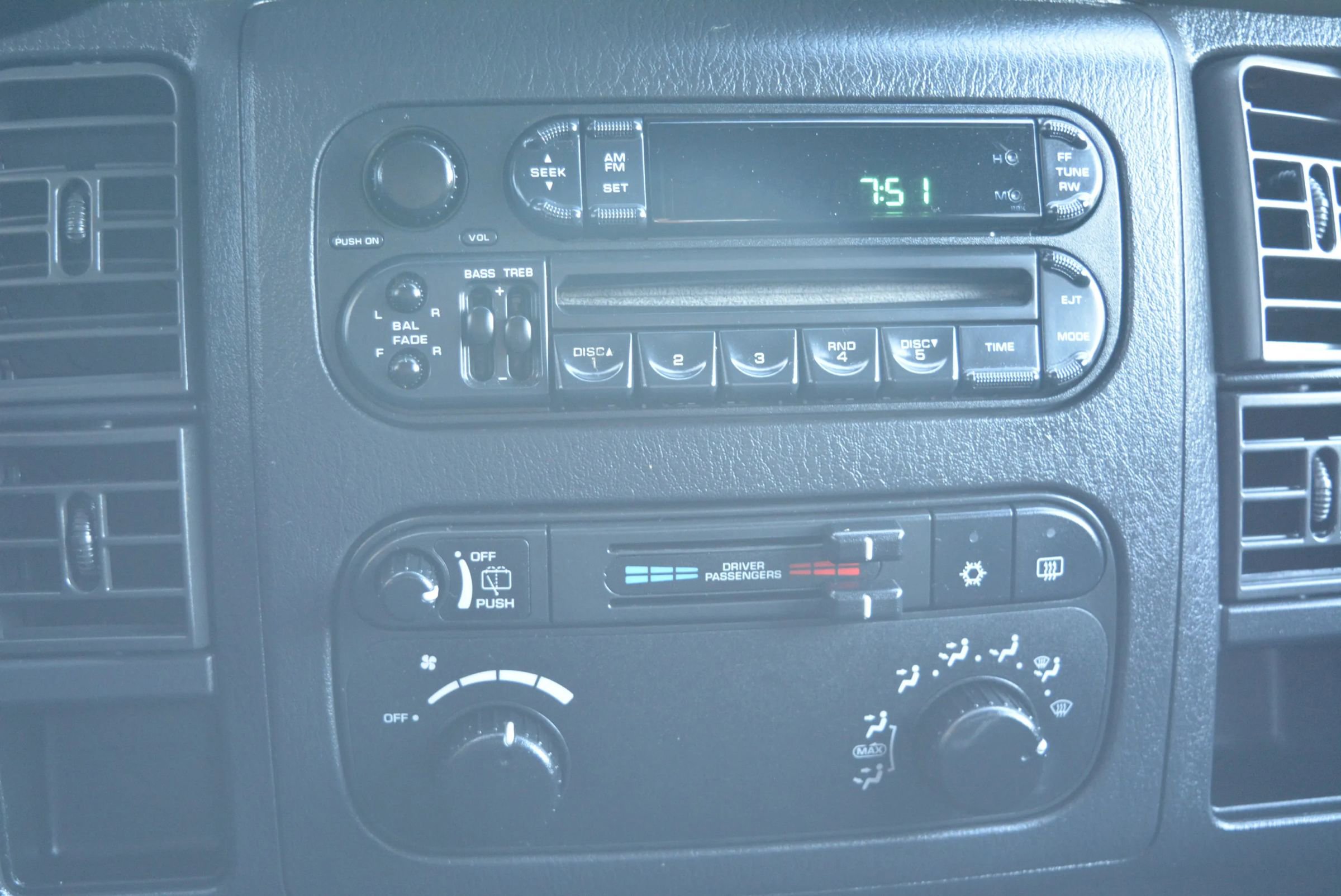 Used 2003 Dodge Durango Sport image 19