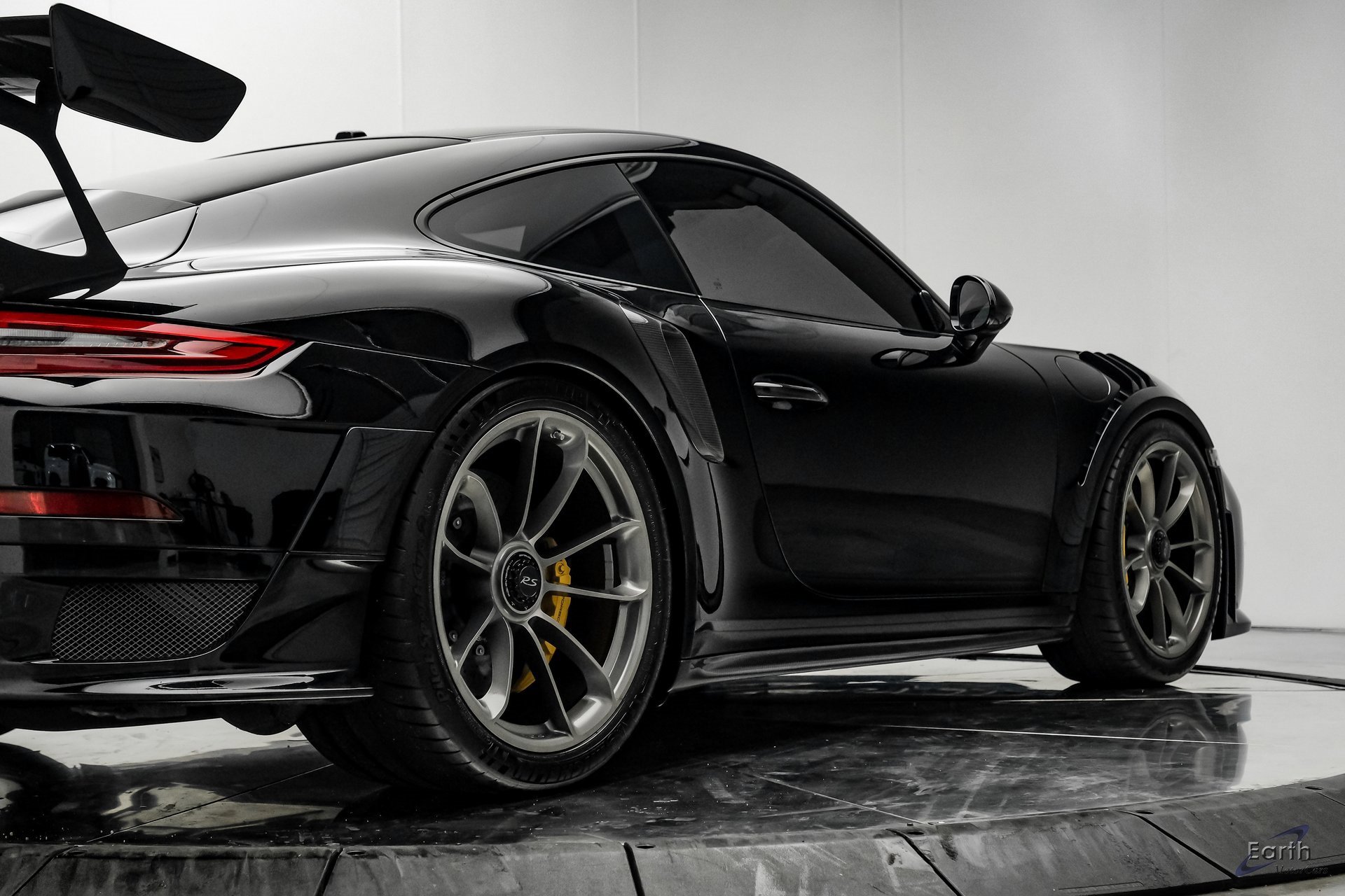 Used 2019 Porsche 911 GT2 RS w/ Weissach Package image 19