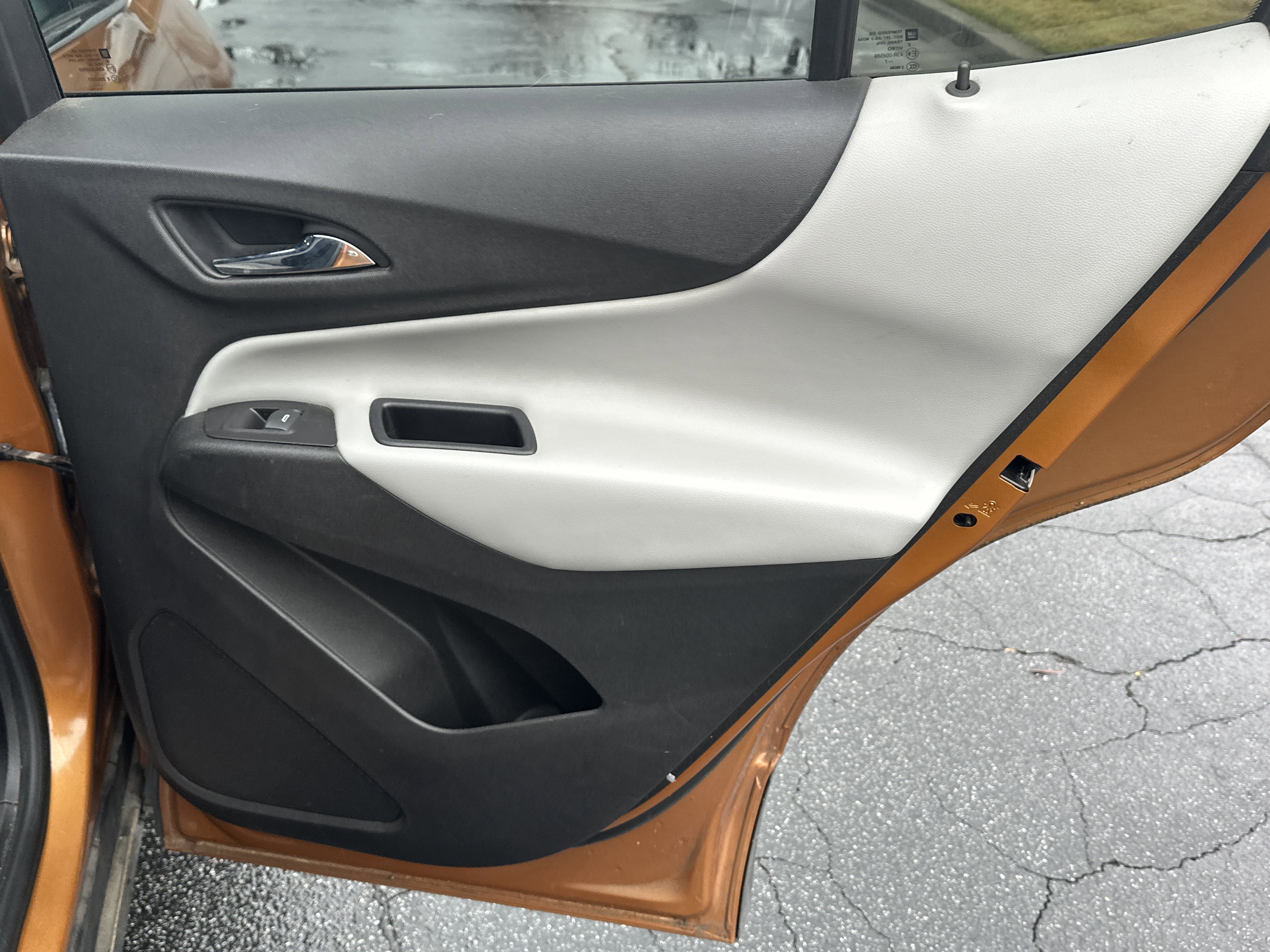 Certified 2018 Chevrolet Equinox LT image 17