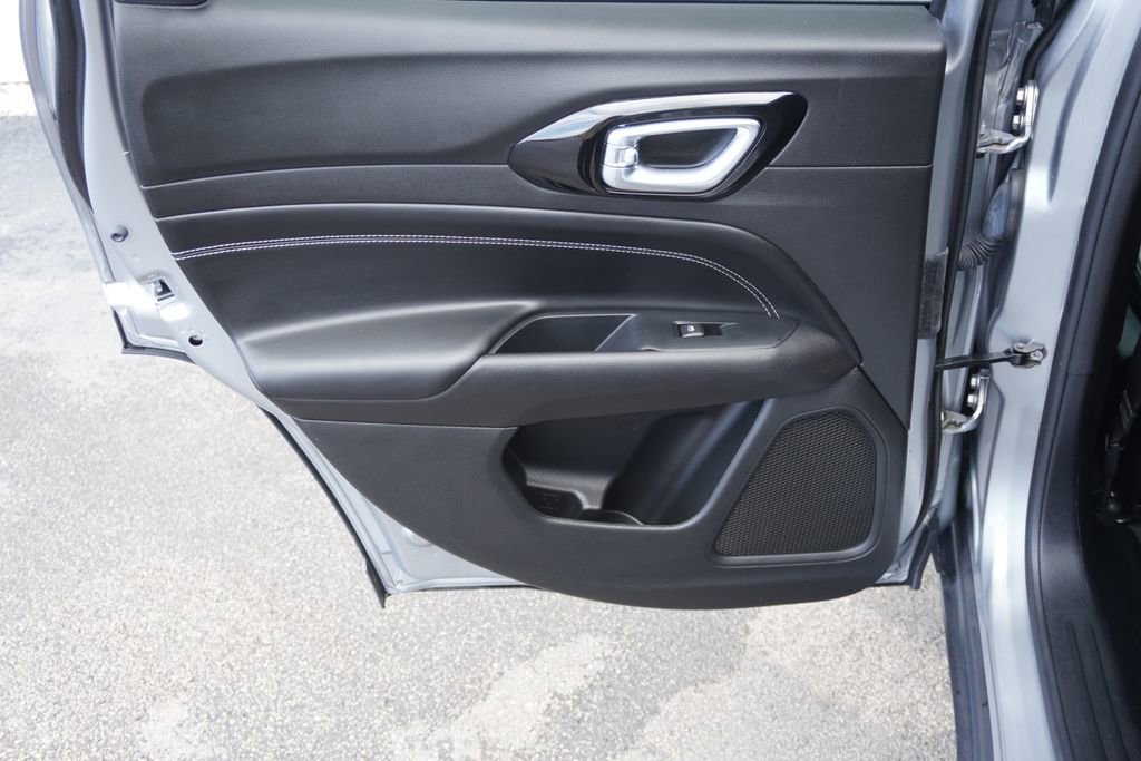 Used 2022 Jeep Compass Altitude w/ Convenience Group AWD/4WD image 28