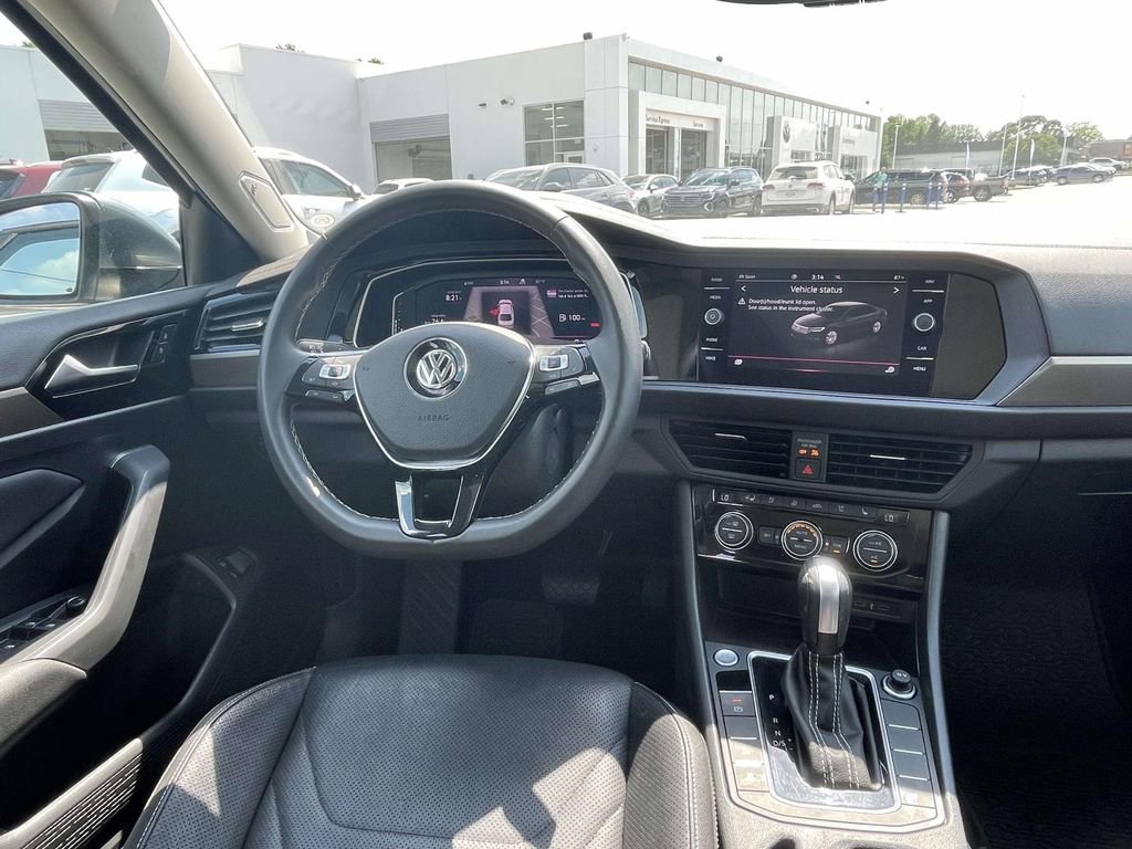 Used 2021 Volkswagen Jetta SEL Premium FWD image 11