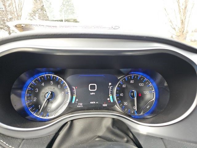 Used 2025 Chrysler Pacifica Limited image 22