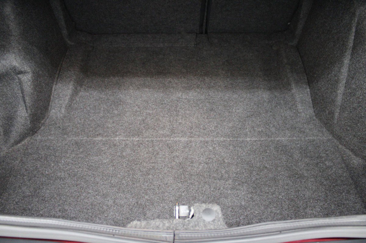 Used 2020 Dodge Challenger SXT image 9