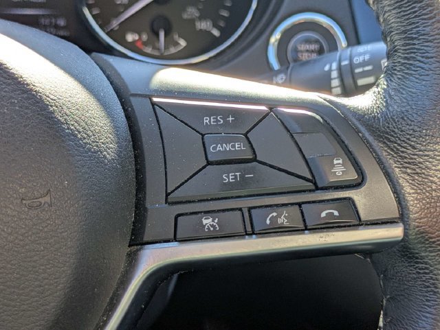 Used 2017 Nissan Rogue SL w/ SL Premium Package FWD image 28