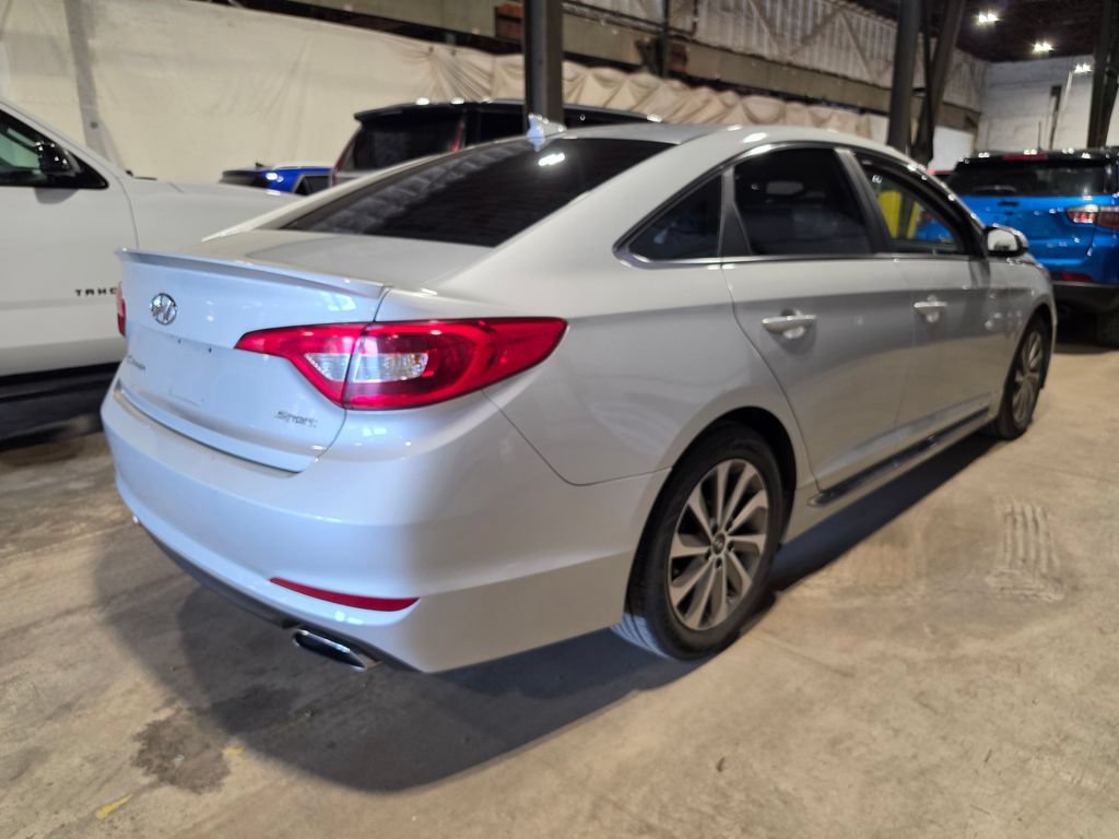 Used 2017 Hyundai Sonata Sport FWD image 2
