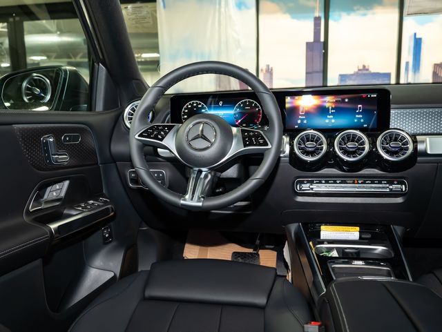 Used 2026 Mercedes-Benz GLB 250 4MATIC image 16