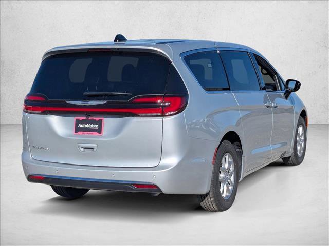 New 2026 Chrysler Pacifica Select FWD image 2