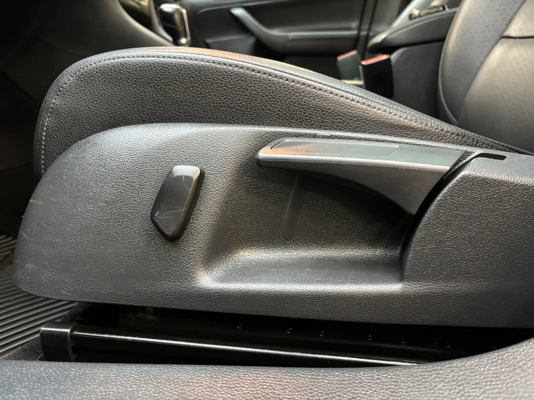 Used 2012 Volkswagen Jetta TDI FWD image 14