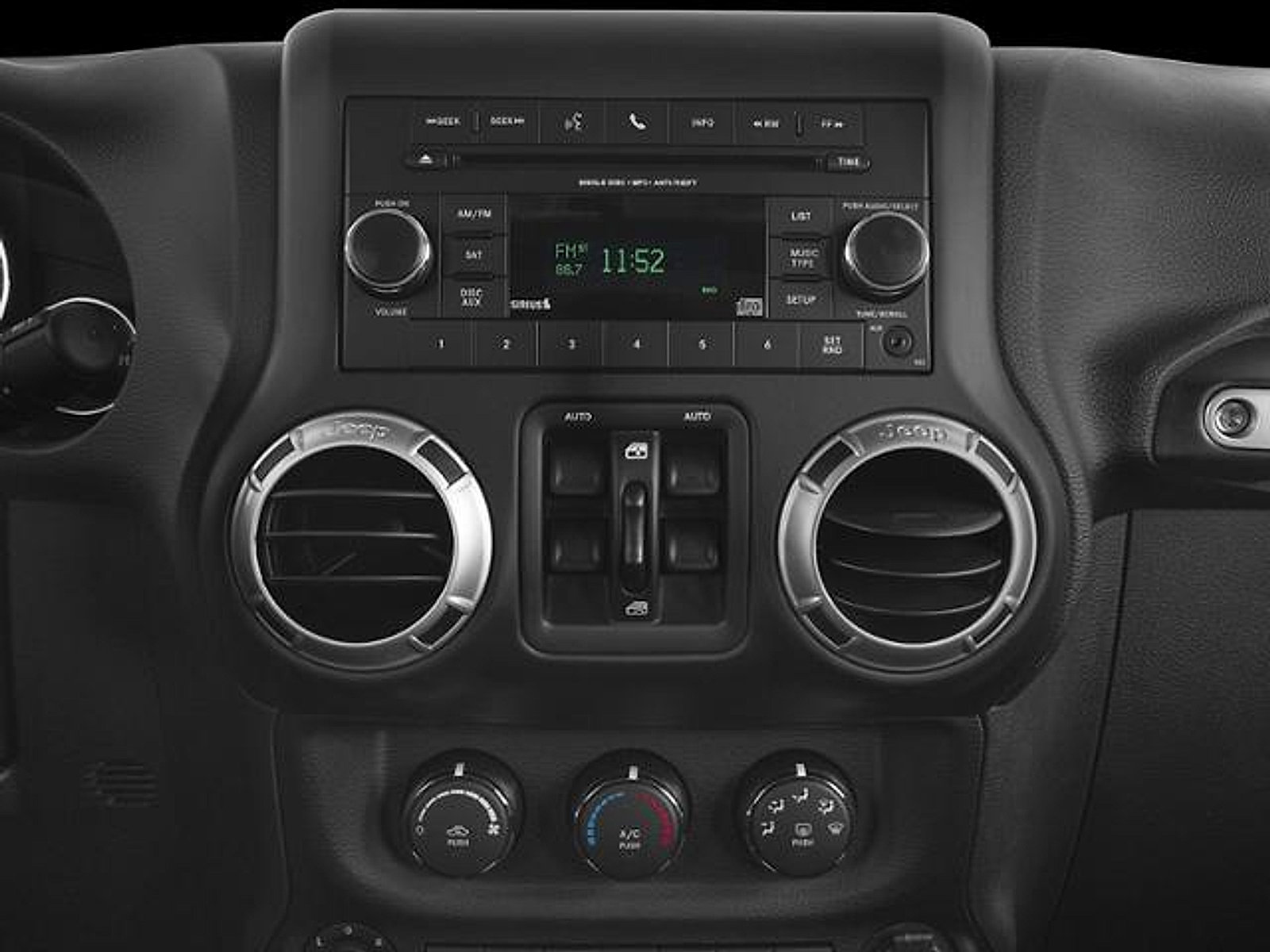 Used 2017 Jeep Wrangler Unlimited Sahara w/ Max Tow Package AWD/4WD image 10