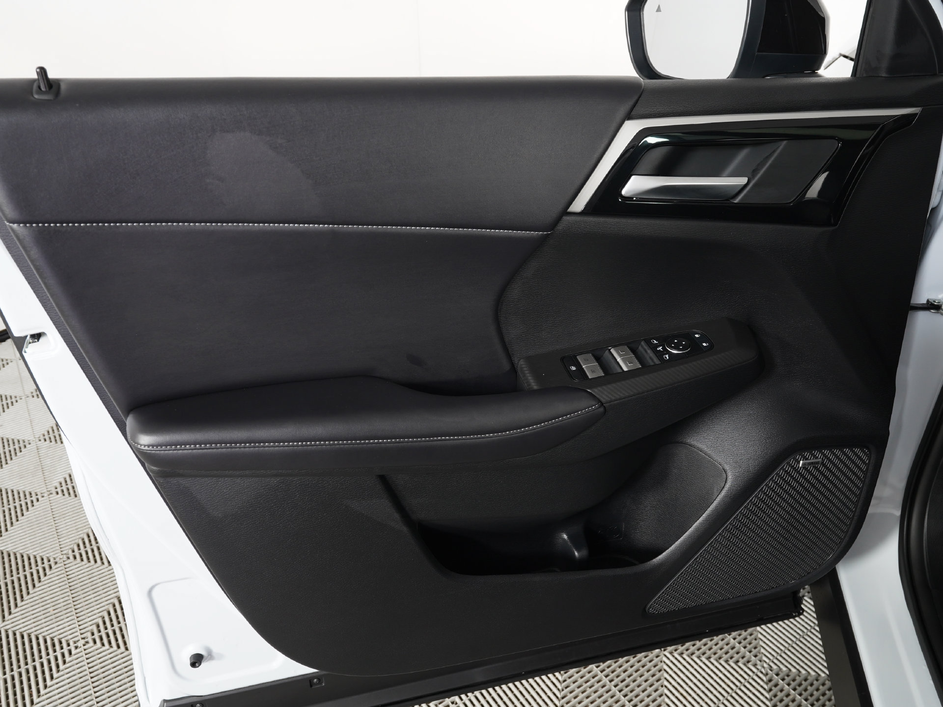 New 2026 Mitsubishi Outlander AWD image 10