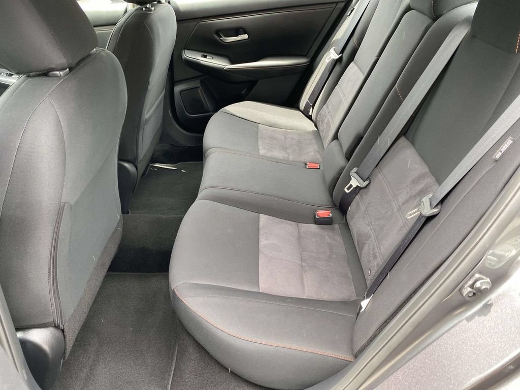 Used 2025 Nissan Sentra SR FWD image 14