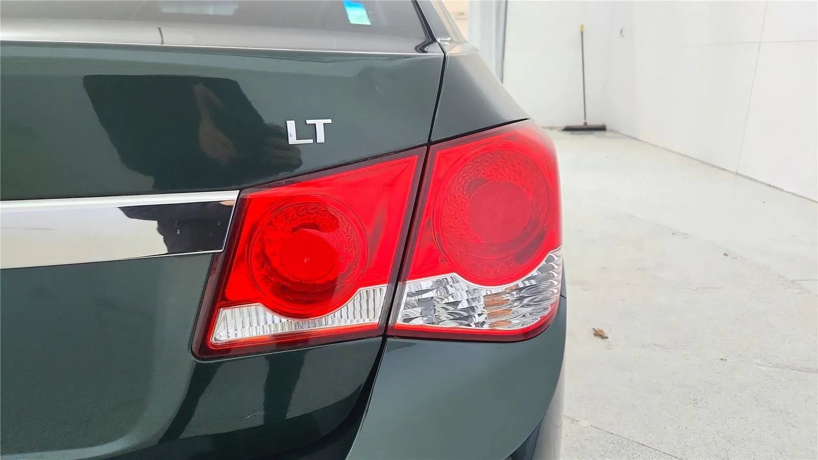 Used 2015 Chevrolet Cruze LT FWD image 30