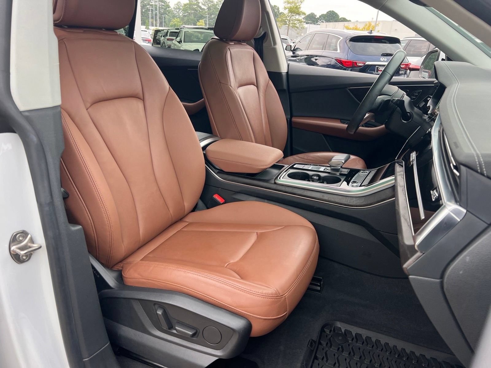 Used 2023 Audi Q8 Premium AWD/4WD image 36