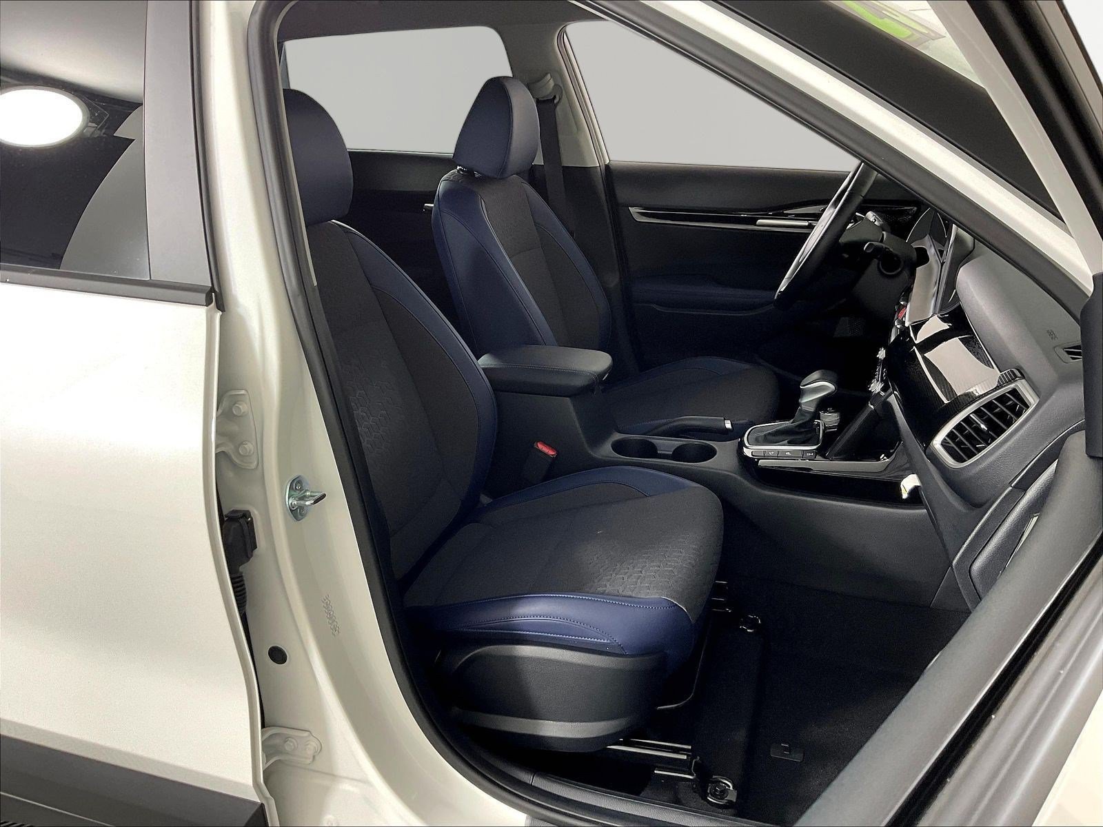 Used 2025 Kia Seltos S AWD/4WD image 28