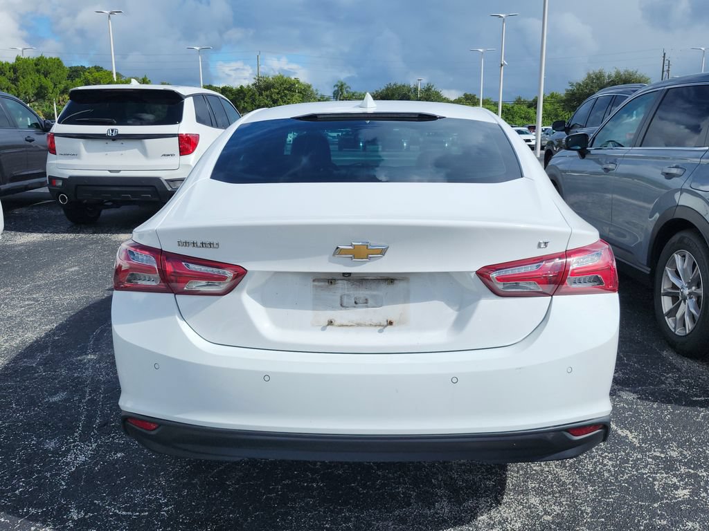 Used 2020 Chevrolet Malibu LT w/ Leather Package FWD image 3
